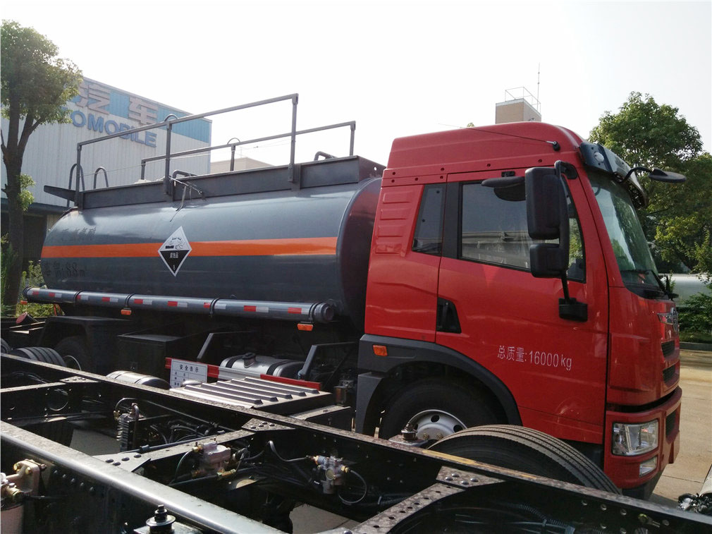 Veículo de transporte de veículos de mercadorias inflamáveis e corrosivas Jiefanglong V [10 cúbicos]
