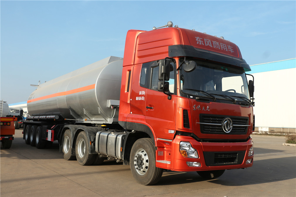 Caminhão semi-reboque de alumínio alloy de transporte de óleo Dongfeng Tianlong 3-eixos [42 metros cúbicos]
