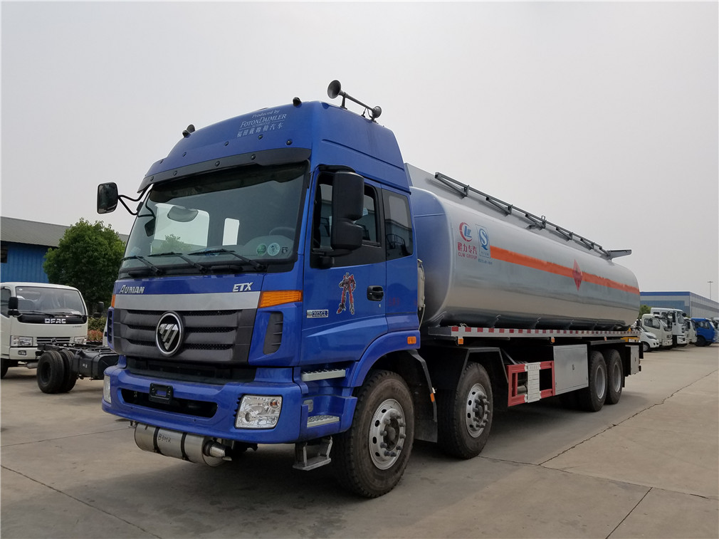 Caminhão tanque traseiro 4x4 Futian Ouman [25 metros cúbicos]