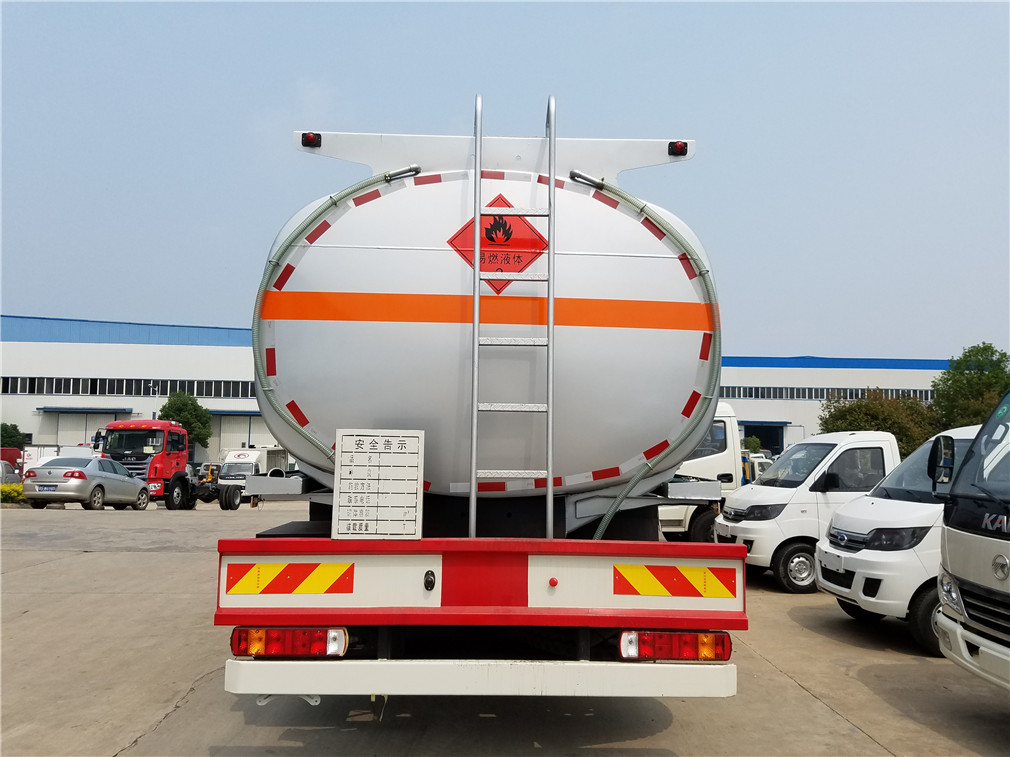 Caminhão tanque traseiro 4x4 Futian Ouman [25 metros cúbicos]