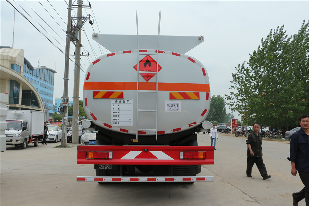 Caminhão Tanque Fronteiro Quatro-Eixos Traseiro Oito-Eixos Dongfeng [25 Metros Cúbicos] Tanque de Óleo