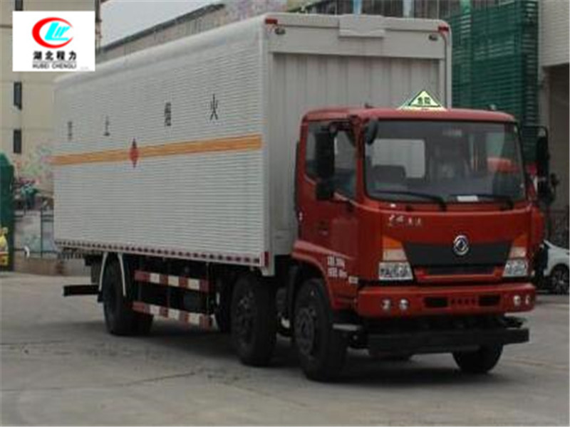 Veículo de transporte de líquido combustível tipo caixa East Wind Tipo 4/Tipo 9,6 metros [Classe 3]