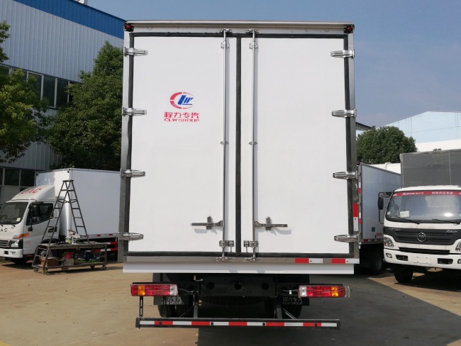 (Comprimento: 6,6/7,6 metros) Caminhão refrigerado Foton Omaxa S5