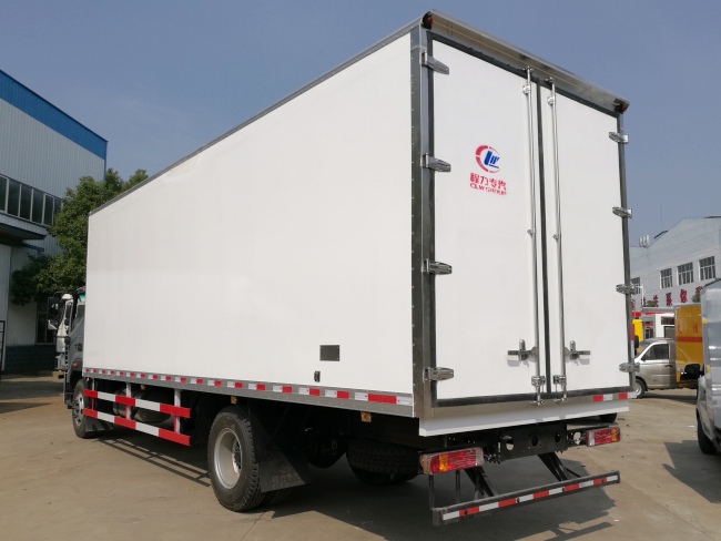 (Comprimento: 6,6/7,6 metros) Caminhão refrigerado Foton Omaxa S5