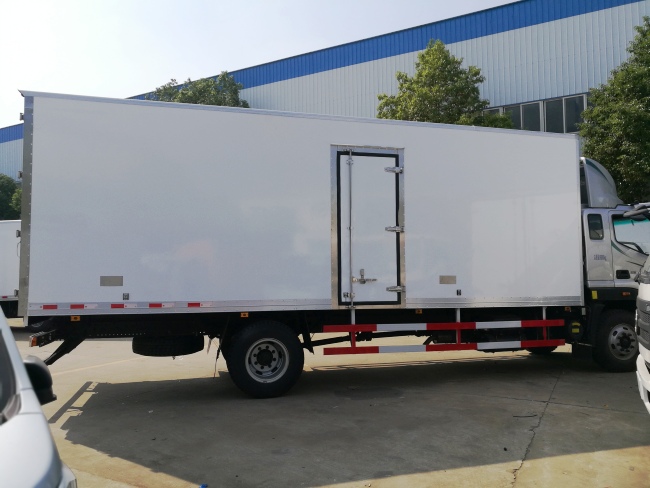 (Comprimento: 6,6/7,6 metros) Caminhão refrigerado Foton Omaxa S5