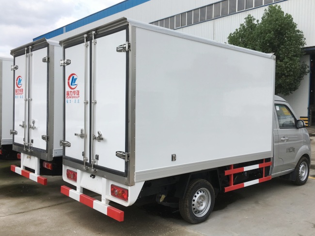 (Tamanho: 2,9 metros) Caminhão Refrigerado Golden Cup T30