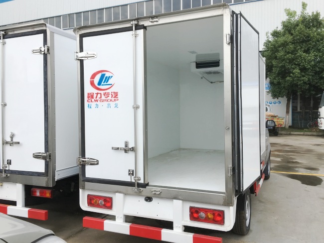 (Tamanho: 2,9 metros) Caminhão Refrigerado Golden Cup T30