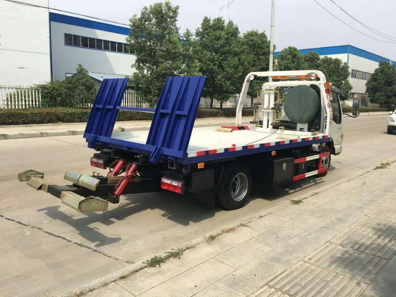 [Dois Contra Um] Veículo de Obstrução de Estrada Jianghuai