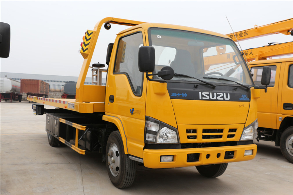 【One against two】 Veículo de limpeza de emergência Isuzu