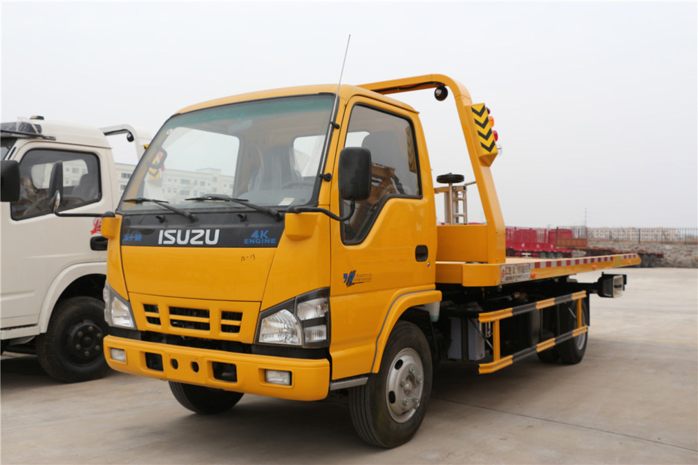 【One against two】 Veículo de limpeza de emergência Isuzu