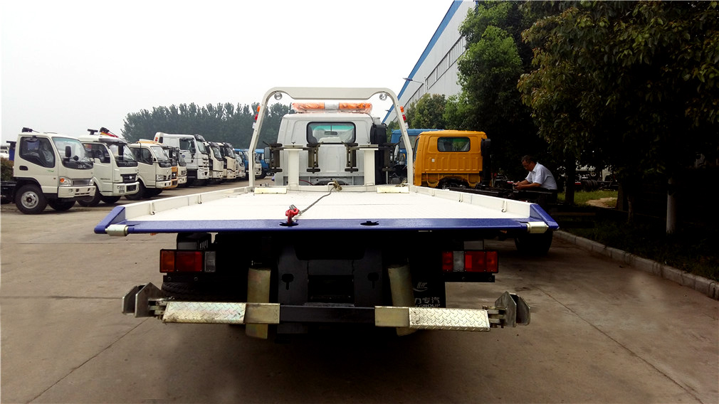 【One against two】 Veículo de limpeza de emergência Isuzu