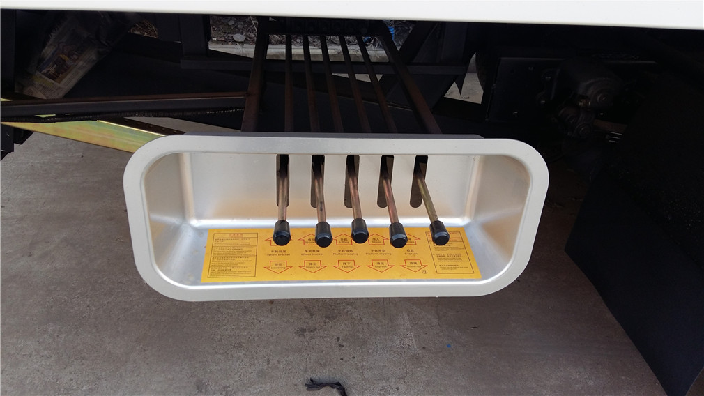 【One Against Two】 Veículo de limpeza Dongfeng Maoli Ka