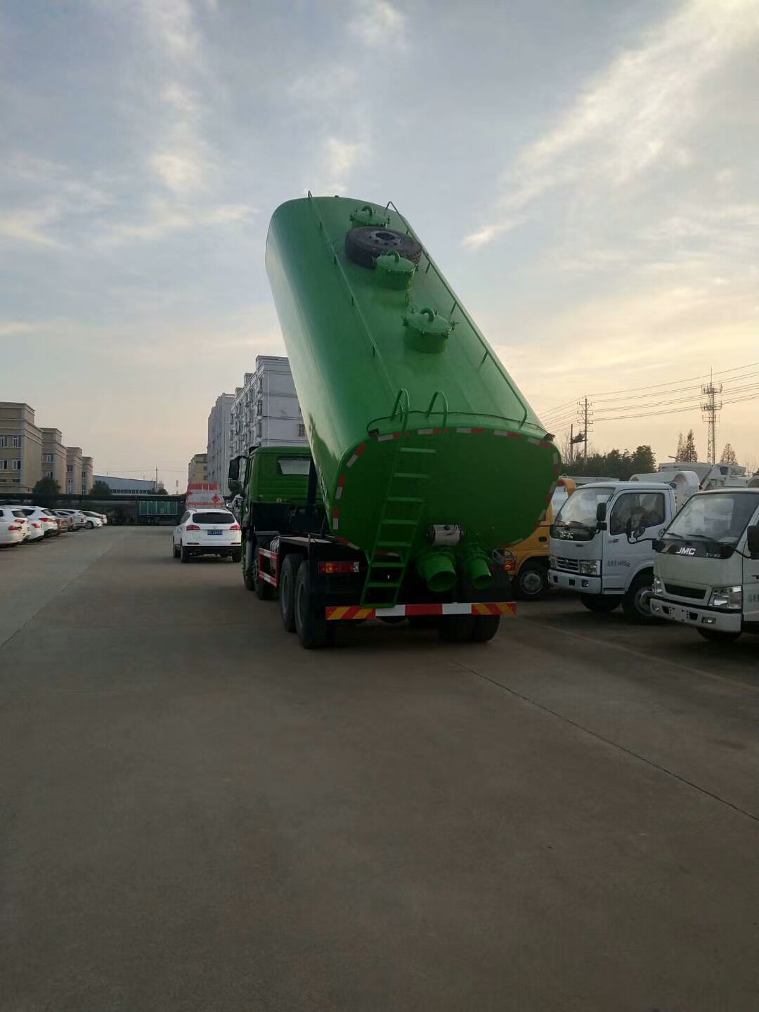 Caminhão de esgoto Shuai Auto (24 metros cúbicos) Venda Direta da Fábrica
