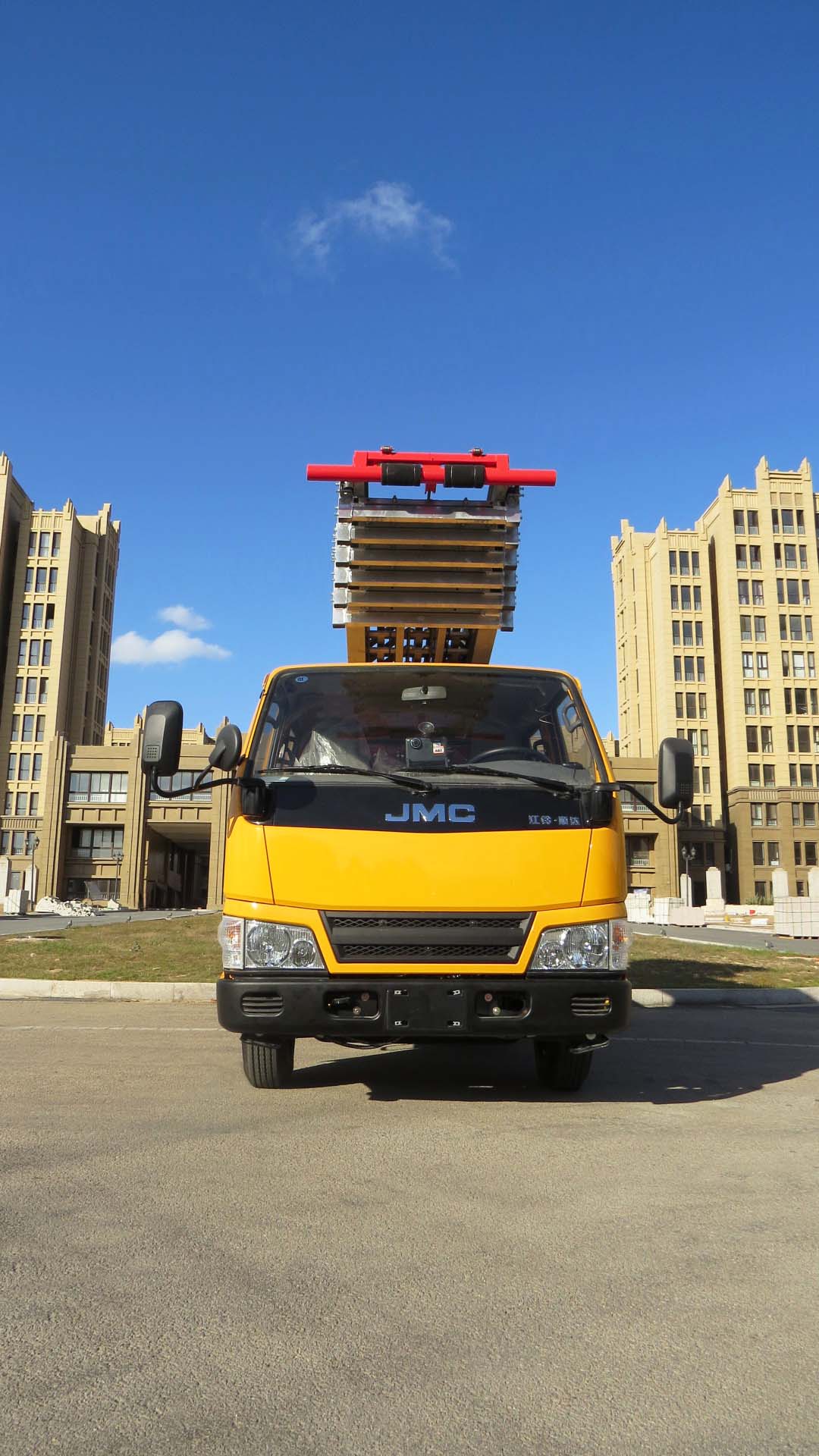(28-33 metros, placa azul) Plataforma aérea de trabalho dupla cabine Jiangling