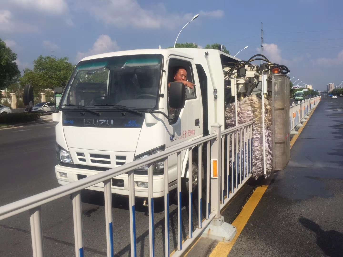 (4 rodas) Veículo de Limpeza de Guardrail Urbano