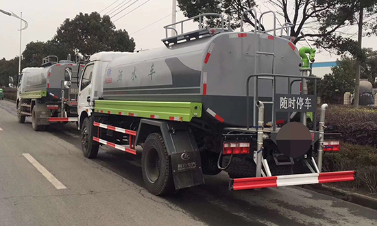 Veículo de pulverização de água Dongfeng Daoluika (8,5 metros cúbicos)