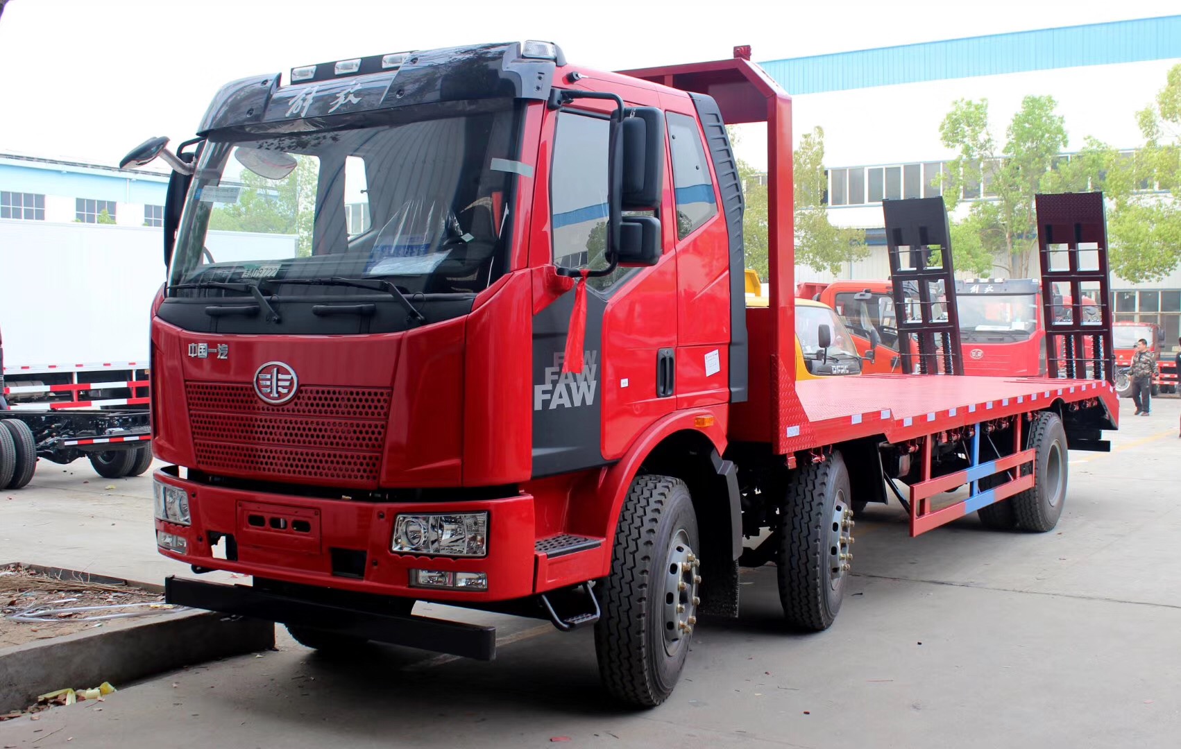 Caminhão pequeno de três eixos 6X2 para transporte de chão plano [15-25 toneladas]