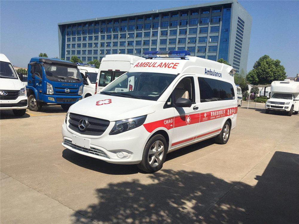 Ambulância Mercedes-Benz
