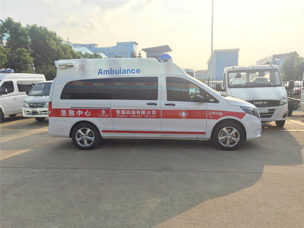 Ambulância Mercedes-Benz