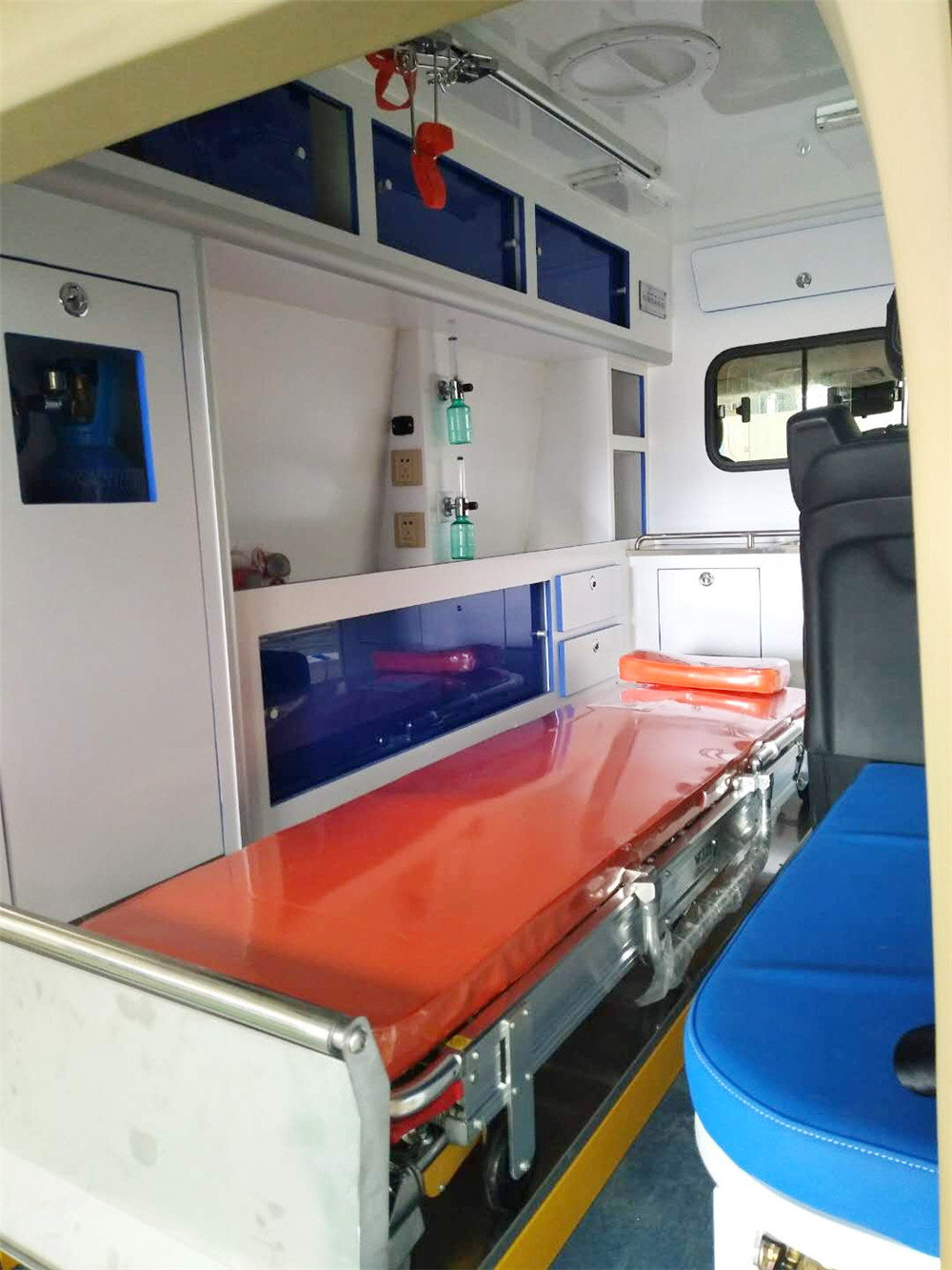 Ambulância Mercedes-Benz