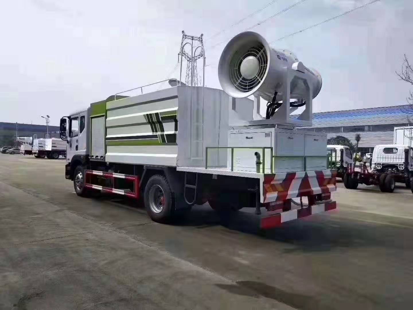Veículo de controle de poeira multi-funcional Dongfeng D9 Dolica (12 metros cúbicos)