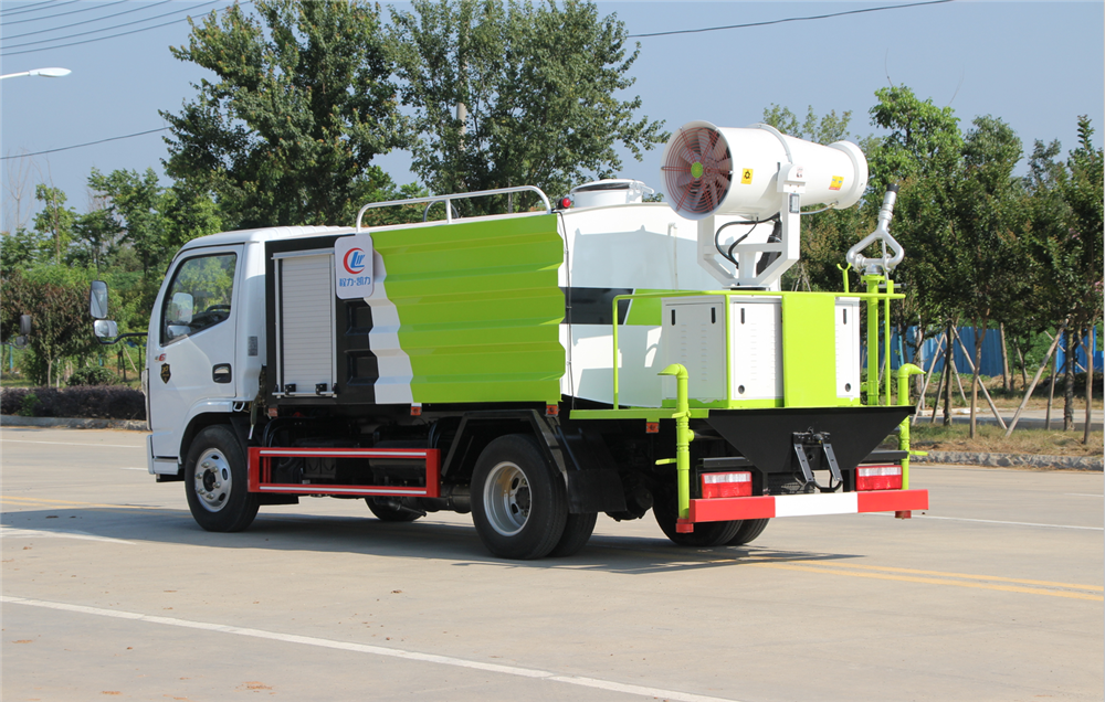 Dongfeng Dolica 4.5-tonne dust suppression vehicle