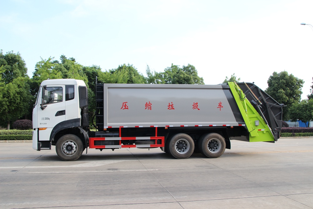 Carro de lixo Dongfeng Tianlong traseiro de eixo duplo tipo compressão de 18 cubicos