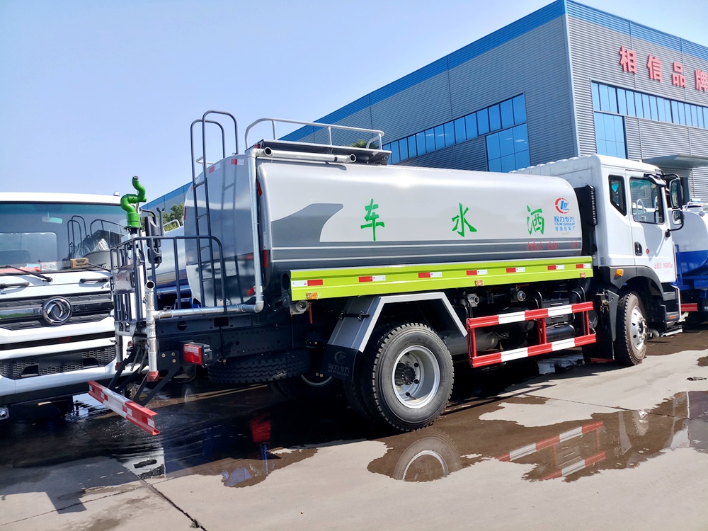 【12 capacidade cúbica】 Dongfeng D9 tanque de água