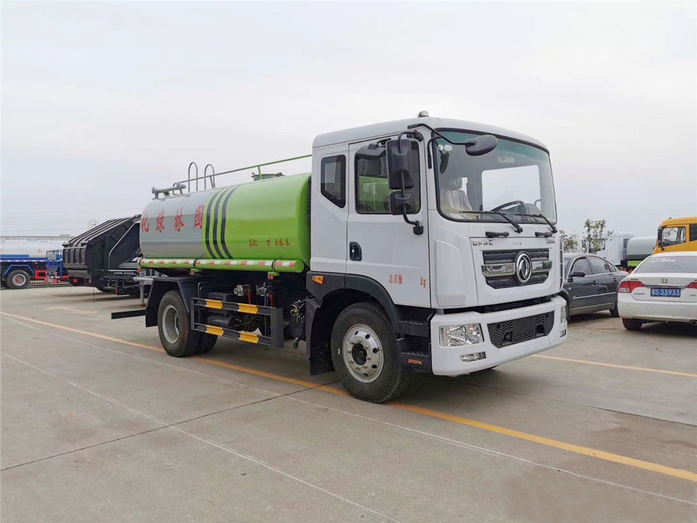 【12 capacidade cúbica】 Dongfeng D9 tanque de água