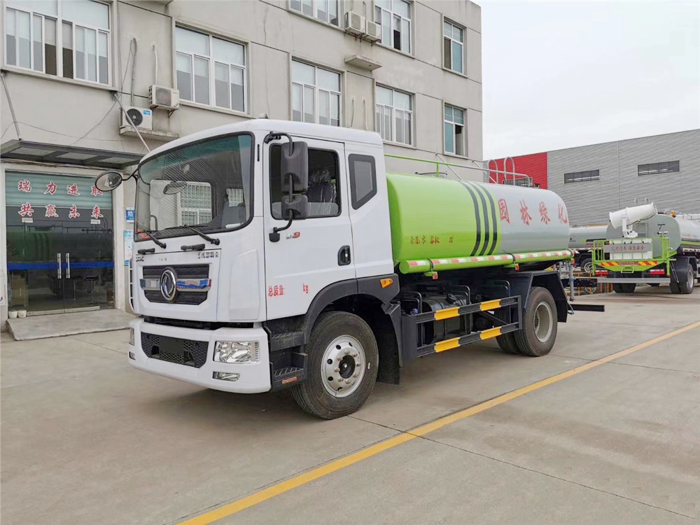 【12 capacidade cúbica】 Dongfeng D9 tanque de água