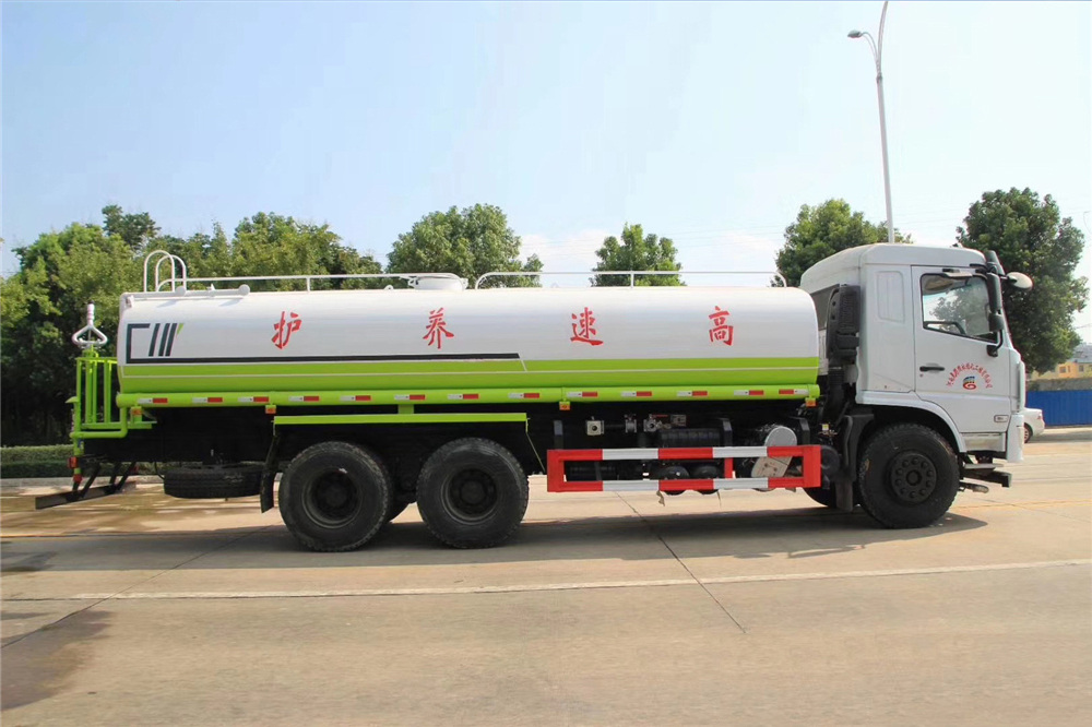 [20m³] Tanque tratora traseira de eixo duplo montado na base Dongfeng