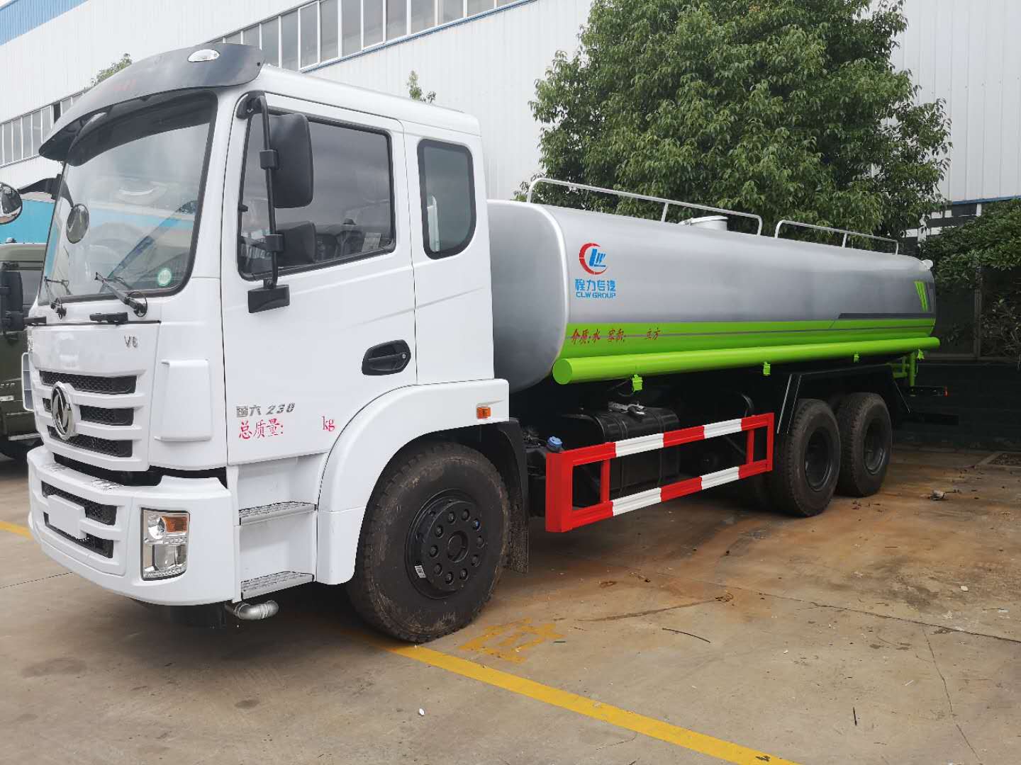 Caminhão d'água Dongfeng Jingcheng 20-22 toneladas (com canhão de nevoeiro)
