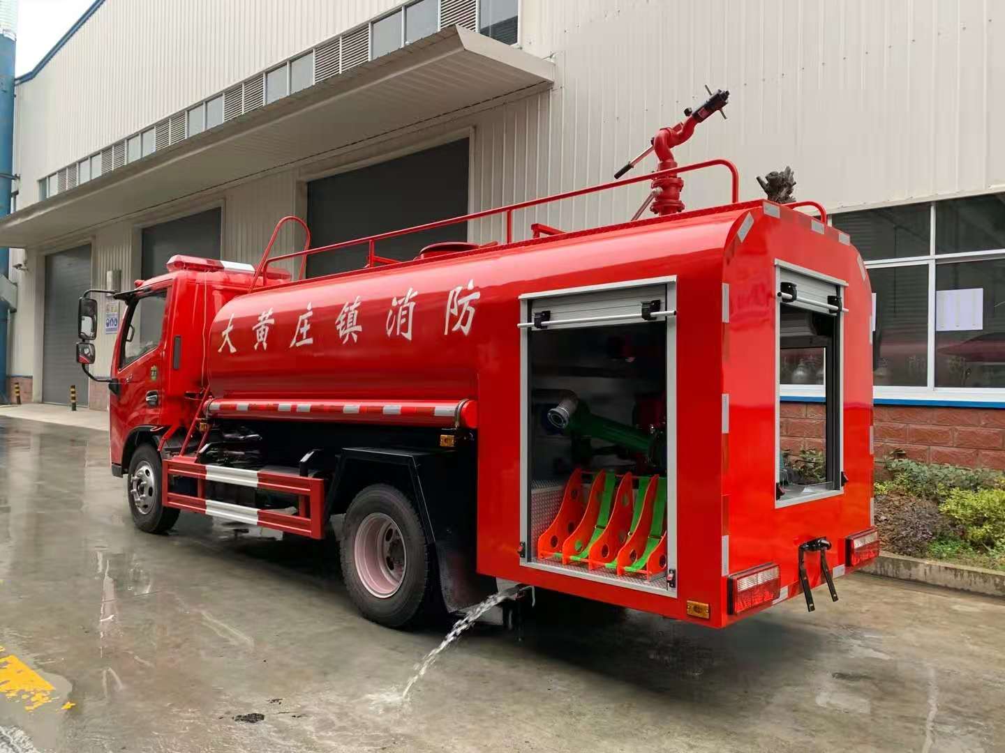 Dongfeng Dolica 4.5-ton caminhão tanque de incêndio