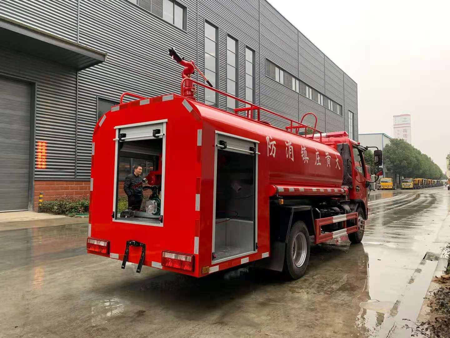 Dongfeng Dolica 4.5-ton caminhão tanque de incêndio