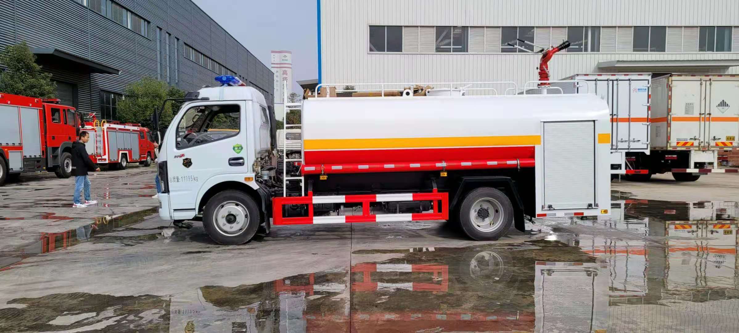 Dongfeng Dolica 8-ton caminhão tanque de incêndio