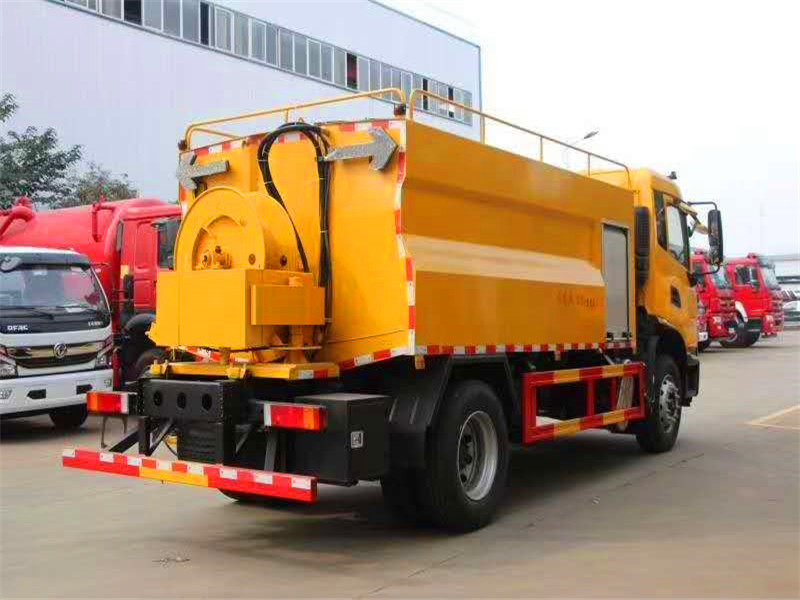 Veículo de limpeza de tubulação cilíndrica de 10 m³ de Dongfeng Tianjin