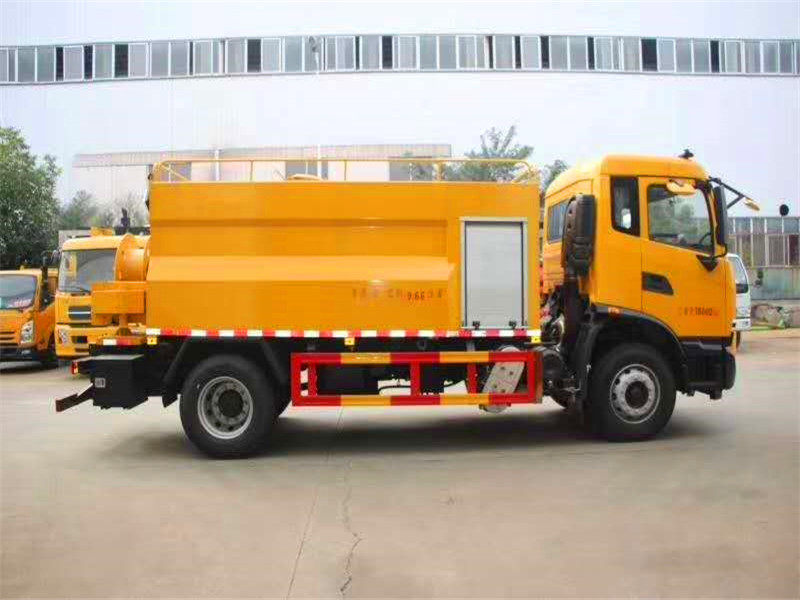 Veículo de limpeza de tubulação cilíndrica de 10 m³ de Dongfeng Tianjin