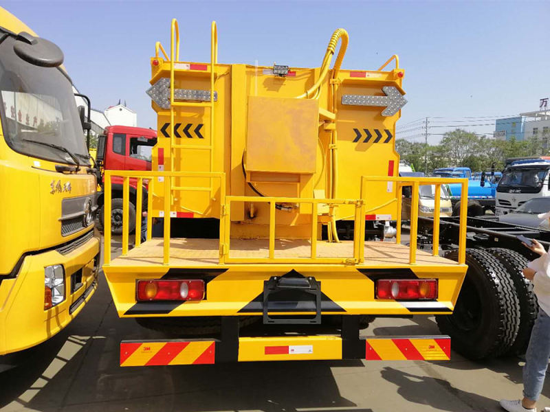 Veículo de Limpeza a Pressão Alta de Tank Dobrável de Tianjin Dongfeng 10-tanque