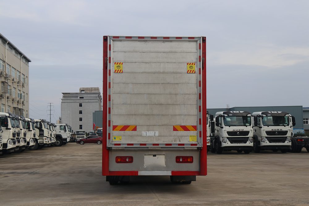 Veículo de Transporte de Gado de Alumínio de Liga de Aço Dongfeng Tianjin