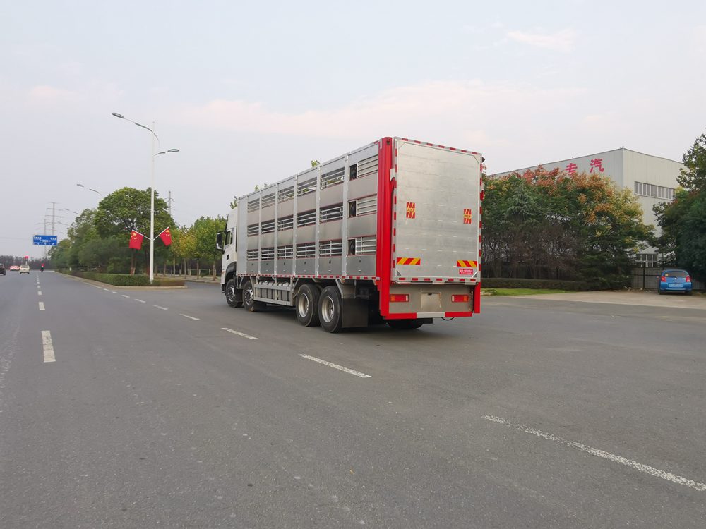 Veículo de Transporte de Gado de Alumínio de Liga de Aço Dongfeng Tianlong