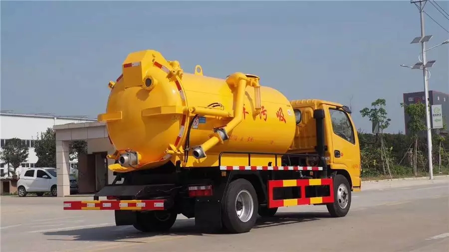 Caminhão de sucção de esgoto Dongfeng Dolica de 3 rodas com corpo azul