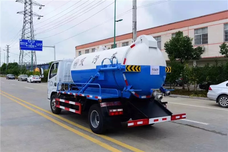 Caminhão de sucção de esgoto Dolica de 5 toneladas da Dongfeng