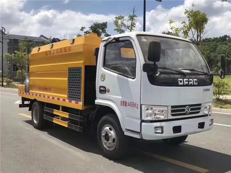 Veículo de Limpeza e Desobstrução de Tubulações de Esgoto da Cidade Dongfeng