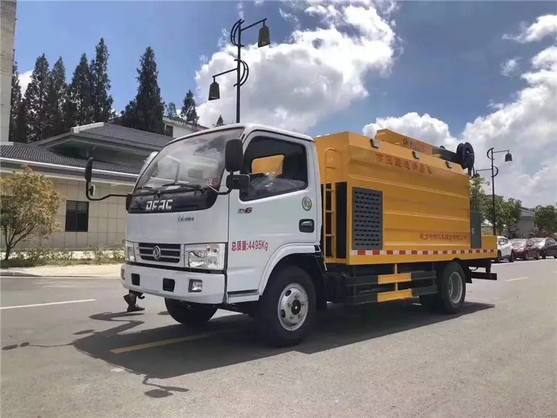 Veículo de Limpeza e Desobstrução de Tubulações de Esgoto da Cidade Dongfeng