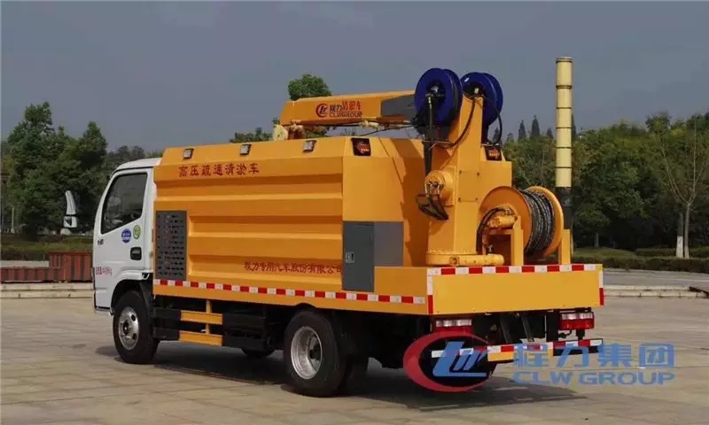 Veículo de Limpeza e Desobstrução de Tubulações de Esgoto da Cidade Dongfeng
