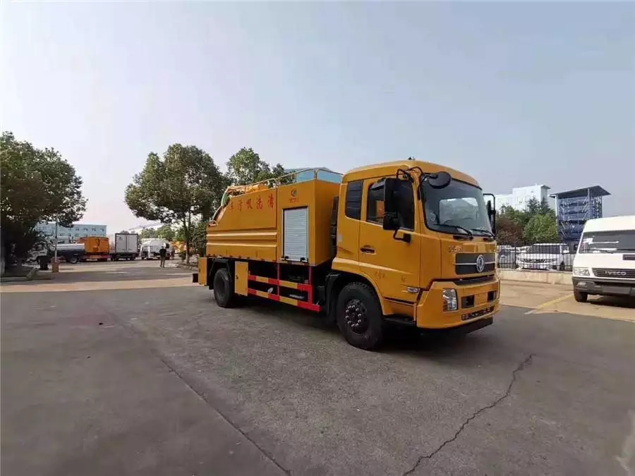 Veículo de limpeza e sucção de esgoto de 12 m³ Dongfeng Tianjin