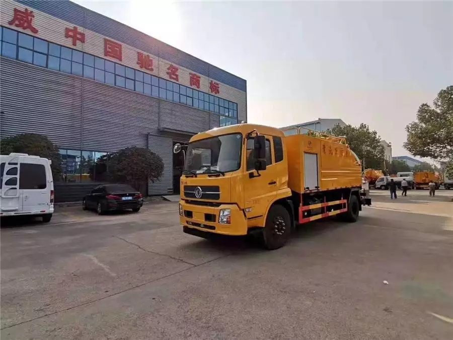 Veículo de limpeza e sucção de esgoto de 12 m³ Dongfeng Tianjin