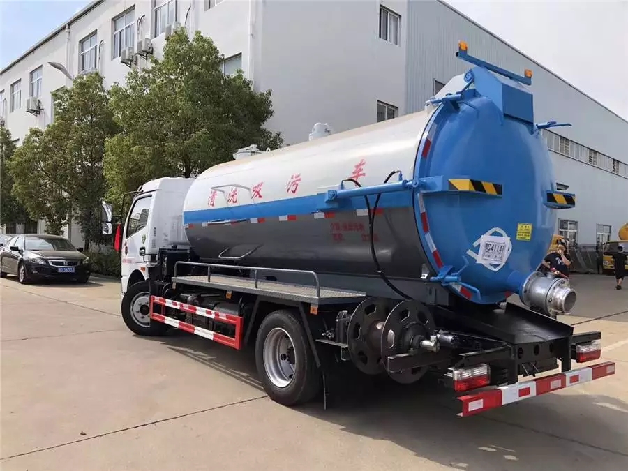 Veículo de limpeza de tanque integrado Dongfeng de 8 toneladas e sucção de esgoto
