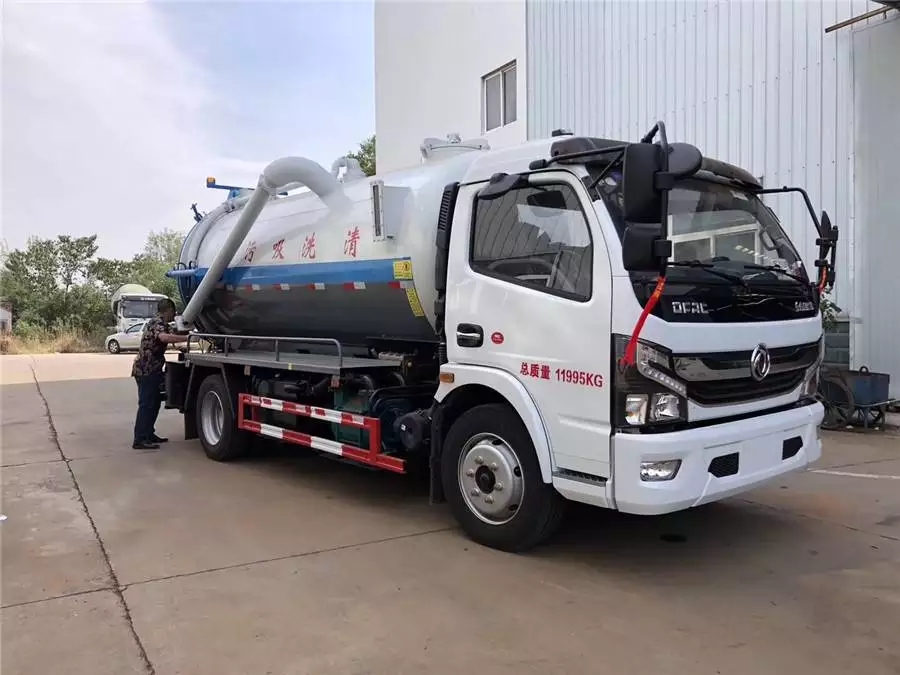 Veículo de limpeza de tanque integrado Dongfeng de 8 toneladas e sucção de esgoto