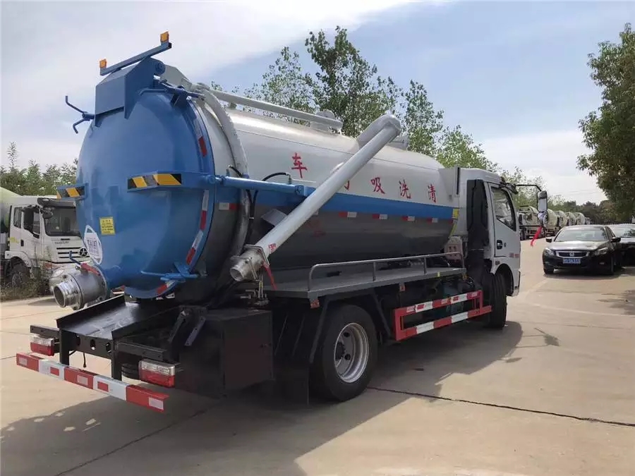 Veículo de limpeza de tanque integrado Dongfeng de 8 toneladas e sucção de esgoto